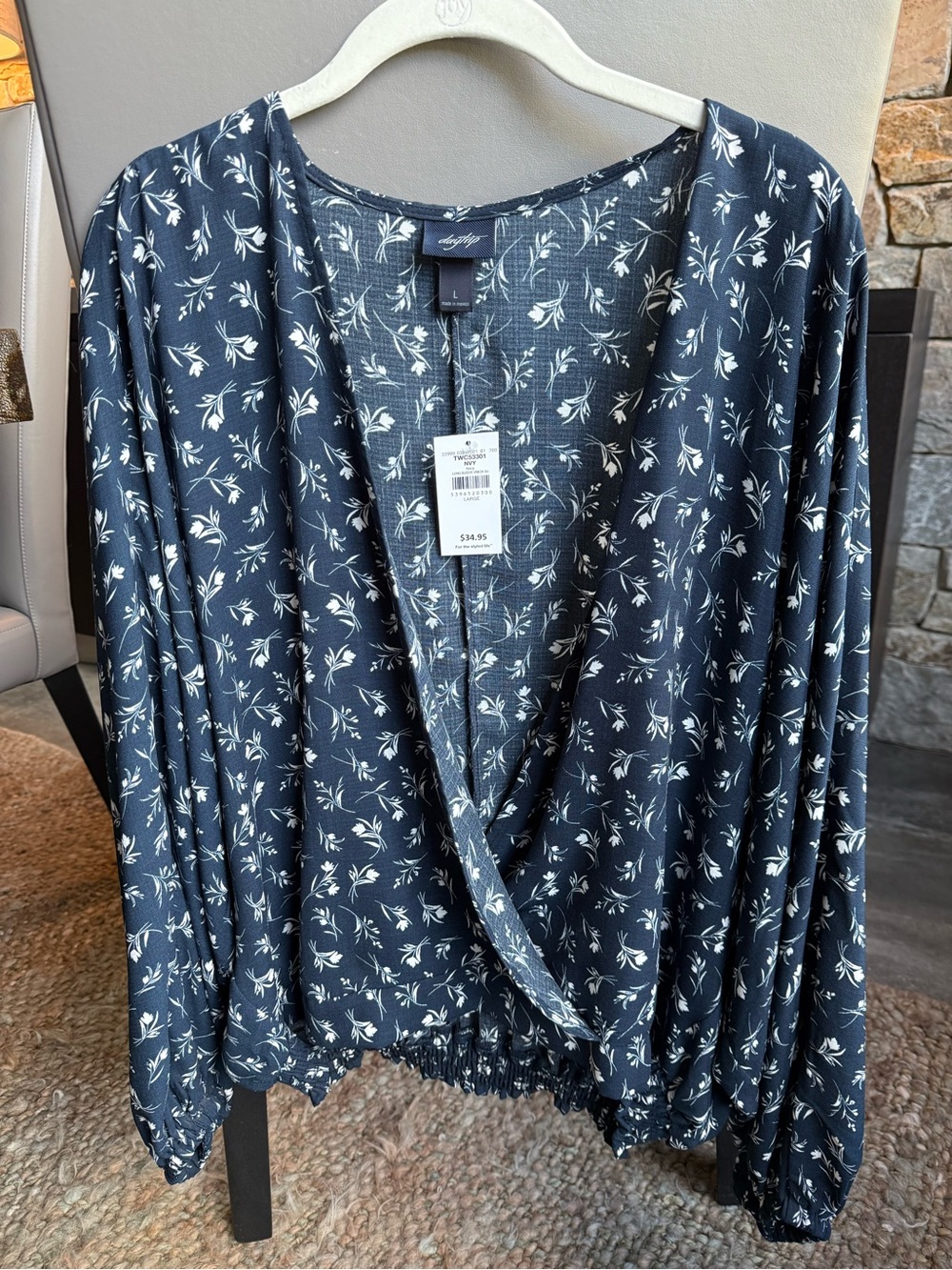 Buckle Navy Floral V-Neck Top
